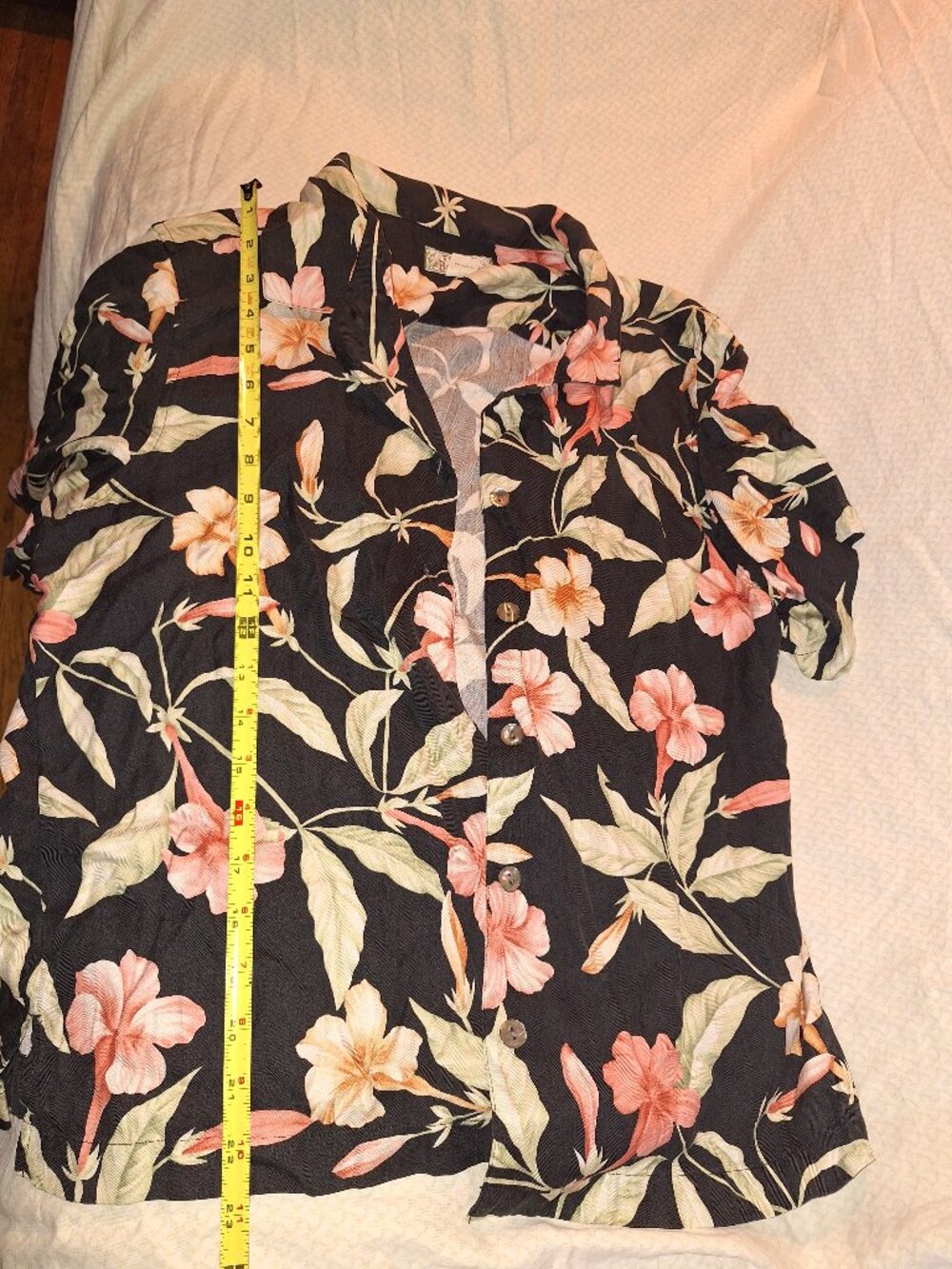 Tommy Bahama Hawaiian Floral Camp Shirt Men’s XL Black Silk Blend Tropical Aloha